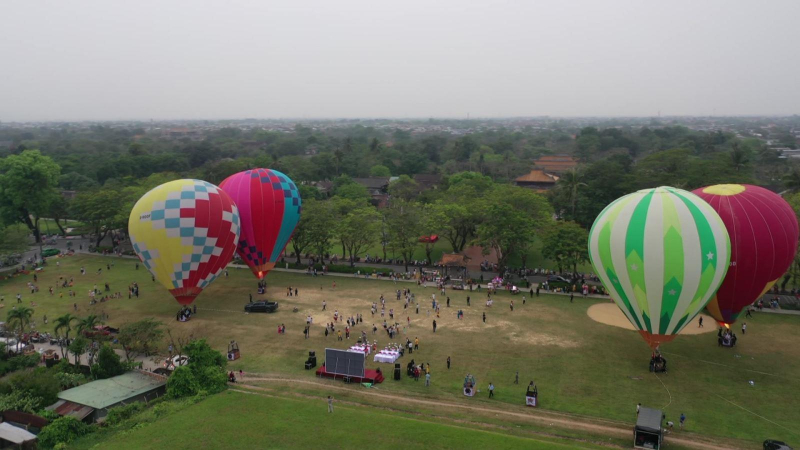 Tôn vinh vẻ đẹp Cố đô trong lễ hội khinh khí cầu