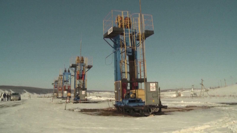 Nga giảm sản lượng dầu mỏ 700.000 thùng/ngày