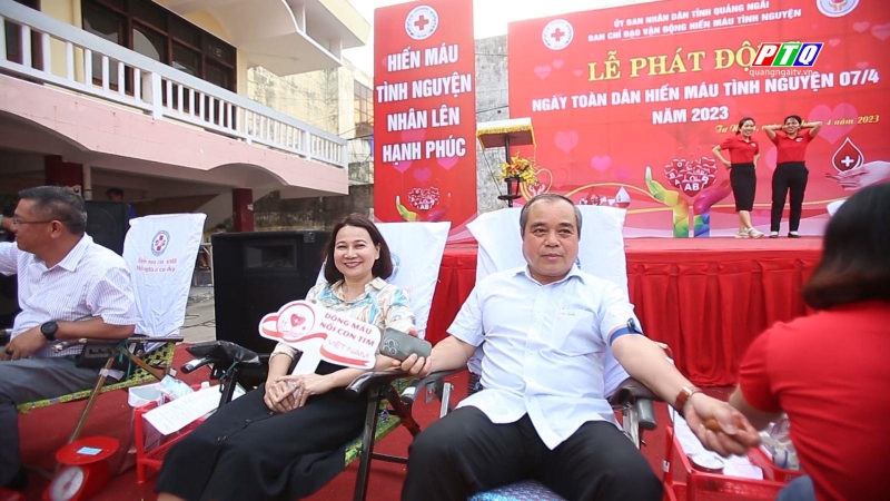 Hơn 600 t&igrave;nh nguyện vi&ecirc;n tham gia hiến m&aacute;u