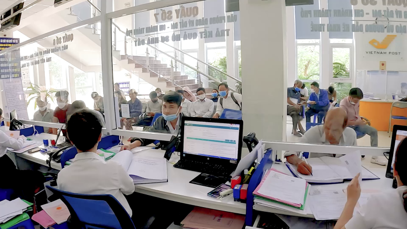 Ngày đầu không dùng tiền mặt