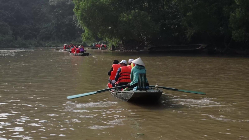 Du khách đến Ninh Bình tăng mạnh dịp nghỉ lễ