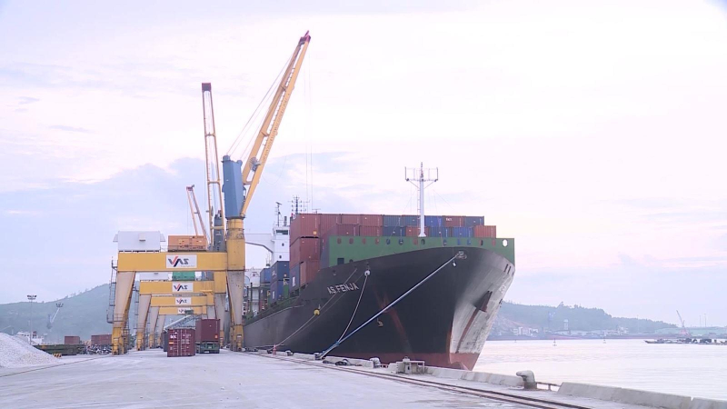 Thu ngân sách nhà nước 4 tháng giảm 5%