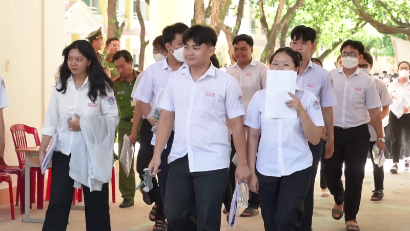 Kết thúc ngày thi đầu tiên kỳ thi tốt nghiệp THPT 2023