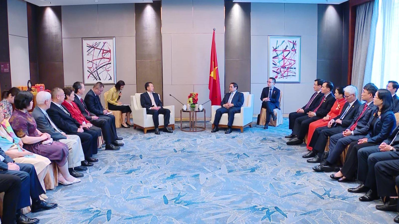 Thủ tướng gặp gỡ nhân sĩ hữu nghị Trung Quốc