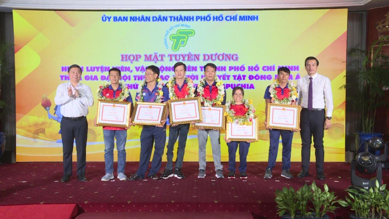 T&ocirc;n vinh nỗ lực vượt bậc của Đo&agrave;n thể thao Người khuyết tật Việt Nam