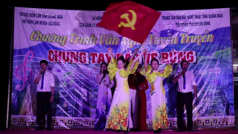 Chương trình văn nghệ tuyên truyền “Chung tay bảo vệ rừng”