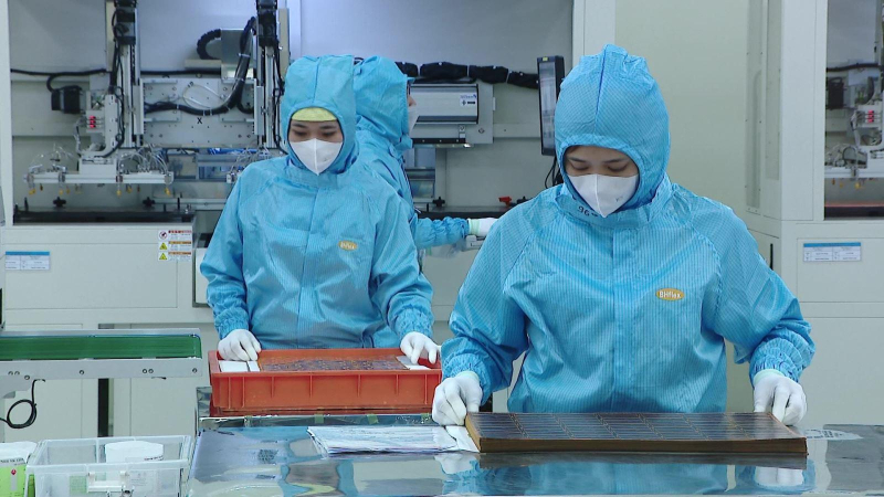 Lương của nhiều người có thể bị khấu trừ nhiều hơn