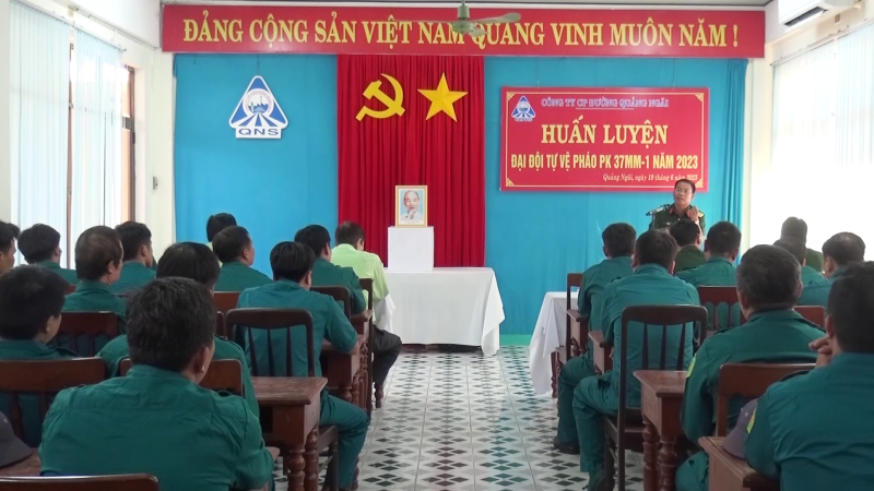 Huấn luyện đại đội tự vệ pháo phòng không