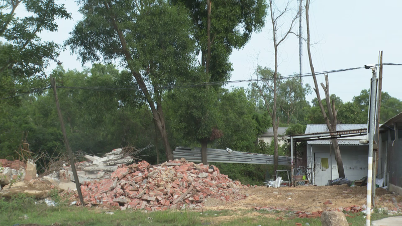 Người dân tự nguyện tháo dỡ công trình xây dựng trái phép