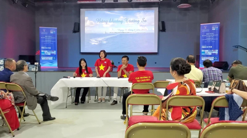 Gặp gỡ Trường Sa tại thủ đô Paris