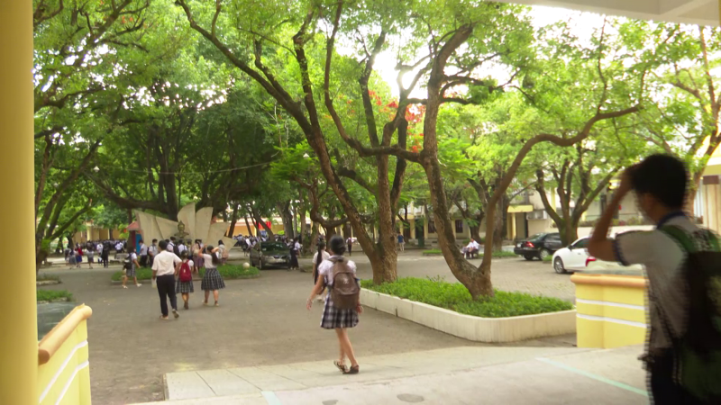 Gần 14 ng&agrave;n th&iacute; sinh ch&iacute;nh thức bước v&agrave;o kỳ thi tuyển sinh lớp 10