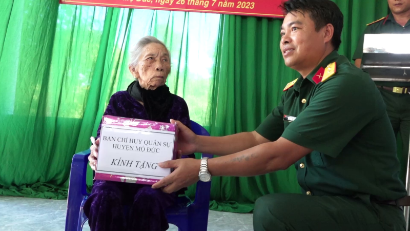 Bộ chỉ huy quân sự tỉnh bàn giao nhà tình nghĩa