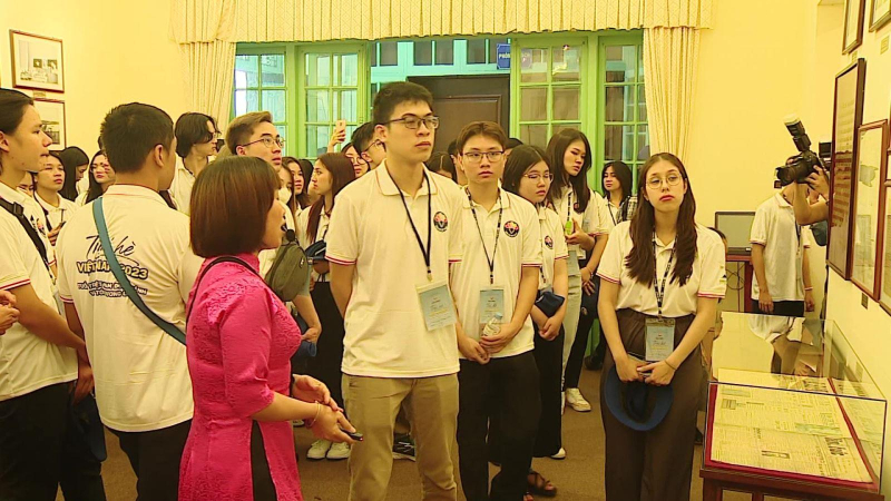 Gắn b&oacute; thế hệ trẻ kiều b&agrave;o với qu&ecirc; hương