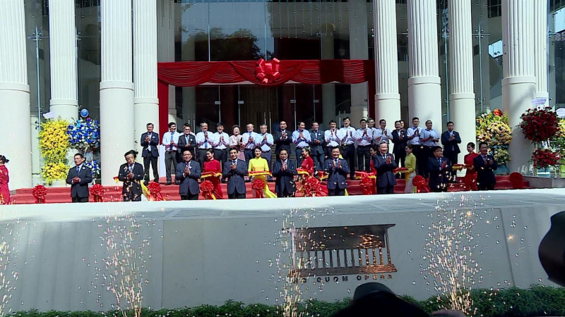 Khánh thành nhà hát Hồ Gươm