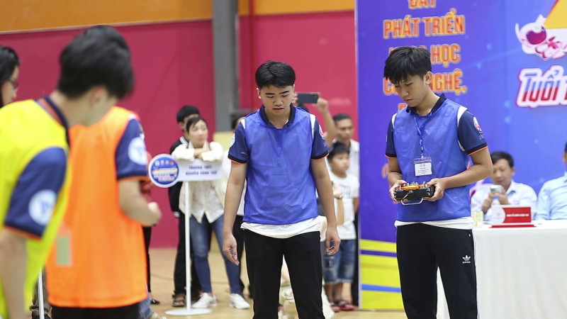 Chung kết và trao giải cuộc thi sáng tạo Robot Quảng Ngãi