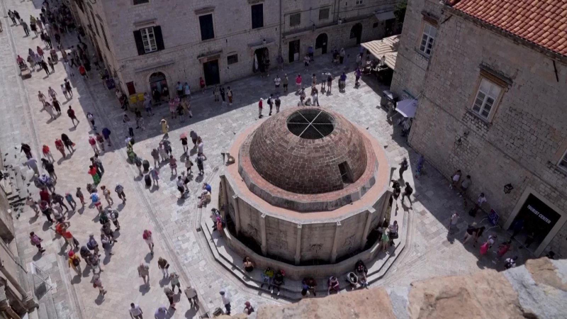 Quá tải mùa du lịch hè