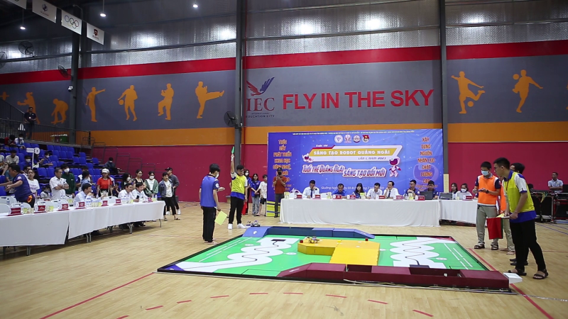 Hấp dẫn cuộc thi sáng tạo Robot lần đầu tiên tại Quảng Ngãi