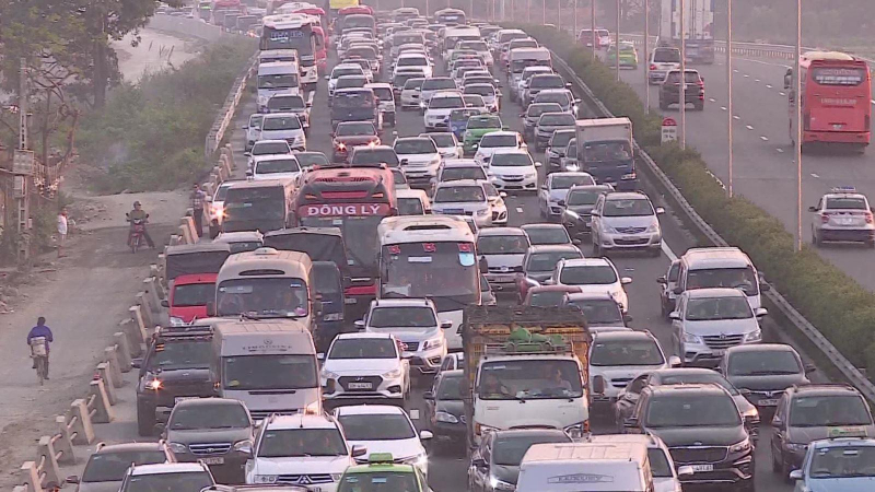 Tổng kiểm soát ô tô kinh doanh vận tải trên toàn quốc