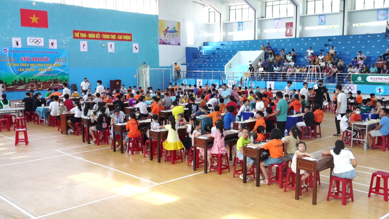 Gần 200 vận động vi&ecirc;n tranh t&agrave;i tại giải cờ vua thiếu nhi tỉnh Quảng Ng&atilde;i