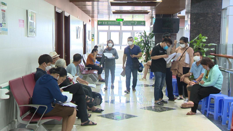 Khám chữa bệnh theo yêu cầu áp khung giá mới