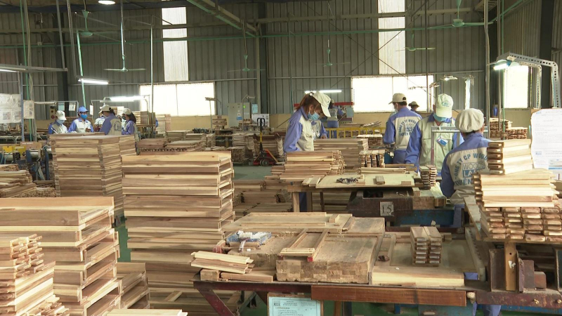 Xuất khẩu gỗ giảm th&aacute;ng thứ 7 li&ecirc;n tiếp