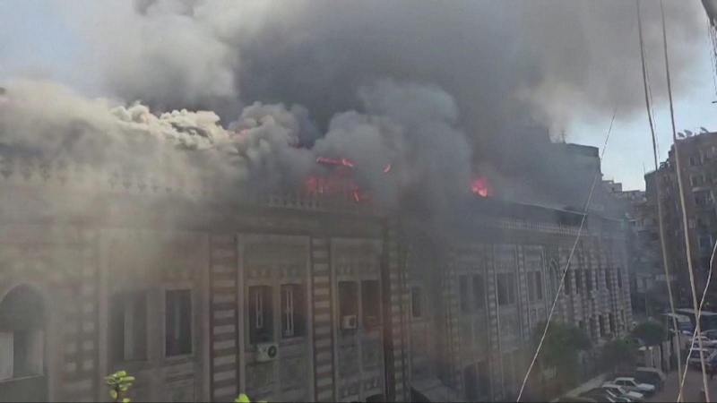 Cháy trụ sở cơ quan chính phủ Ai Cập