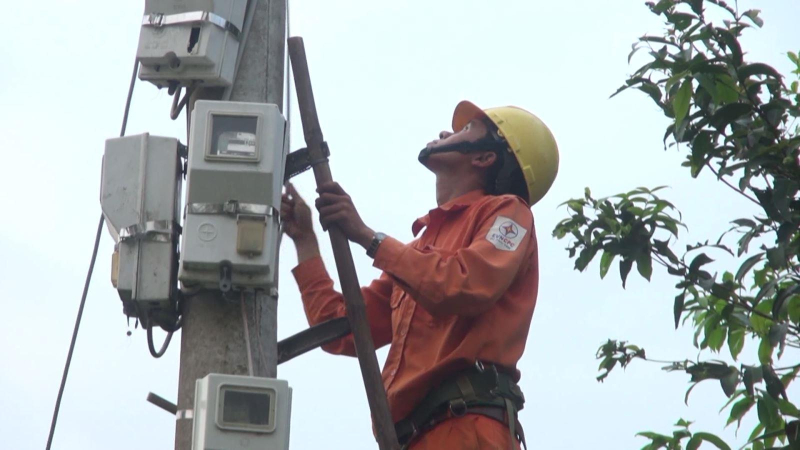 Đề xuất điều chỉnh gi&aacute; b&aacute;n điện theo cơ chế mới