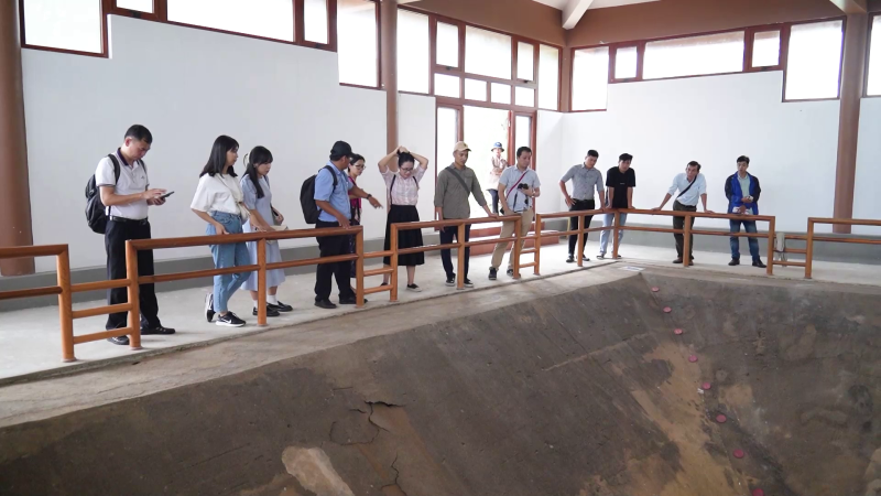 Đoàn Presstrip tìm hiểu và truyền thông về di tích quốc gia đặc biệt Văn hóa Sa Huỳnh