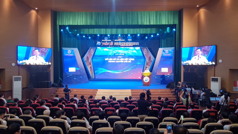 Hội nghị dữ liệu số v&agrave; li&ecirc;n kết v&ugrave;ng trong chuyển đổi số