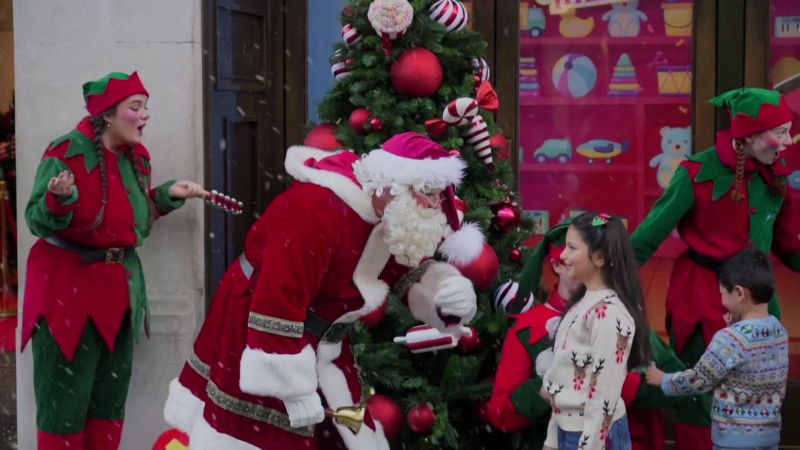 Hamleys ra mắt đồ chơi Giáng sinh sớm