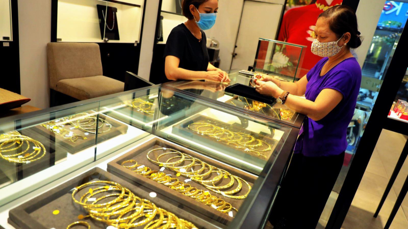 Giá vàng giao dịch quanh mốc 69 triệu đồng/lượng