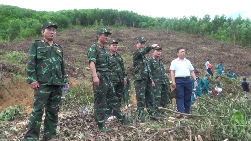 Khảo sát khu vực có nguy cơ sạt lở tại huyện Ba Tơ