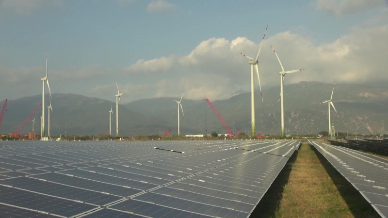 Bộ Công Thương báo cáo Thủ tướng về giá điện gió, điện mặt trời