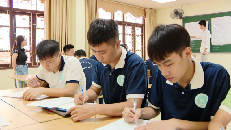 Sinh viên sư phạm học yếu sẽ bị cắt hỗ trợ sinh hoạt phí