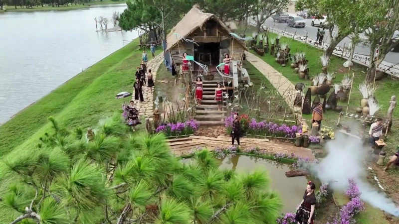 Thời trang kể chuyện lịch sử 130 năm Đ&agrave; Lạt
