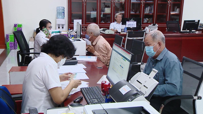 Từ hôm nay, chi trả lương hưu, trợ cấp BHXH tháng 9