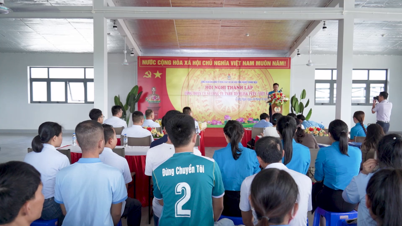 Kết nạp 118 đoàn viên công đoàn