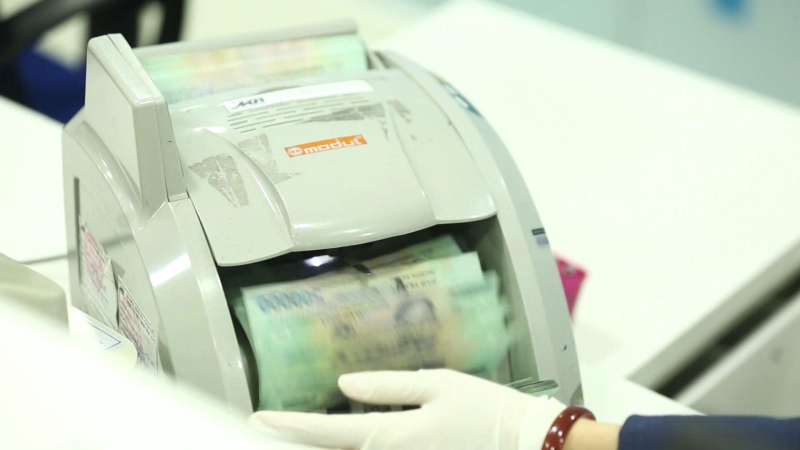 Gần 14% tổ chức t&iacute;n dụng lo ngại kinh doanh thua lỗ