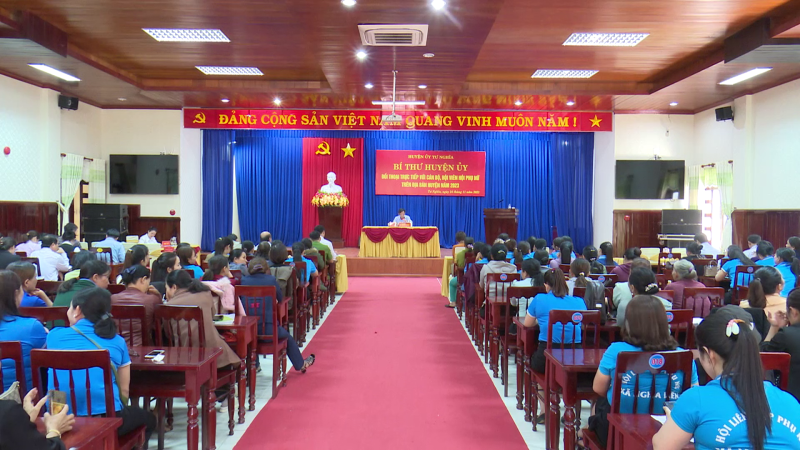 Bí thư Huyện uỷ Tư Nghĩa đối thoại với cán bộ, hội viên phụ nữ năm 2023
