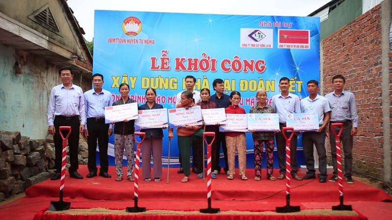 Chung tay chăm lo cho người ngh&egrave;o