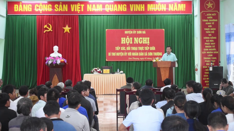 Bí thư huyện ủy Sơn Hà đối thoại với nhân dân xã Sơn Thượng