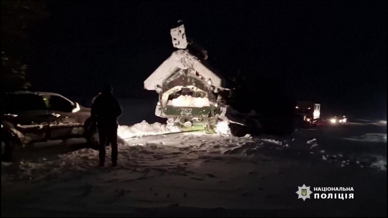 B&atilde;o tuyết ho&agrave;nh h&agrave;nh tại Đ&ocirc;ng &Acirc;u