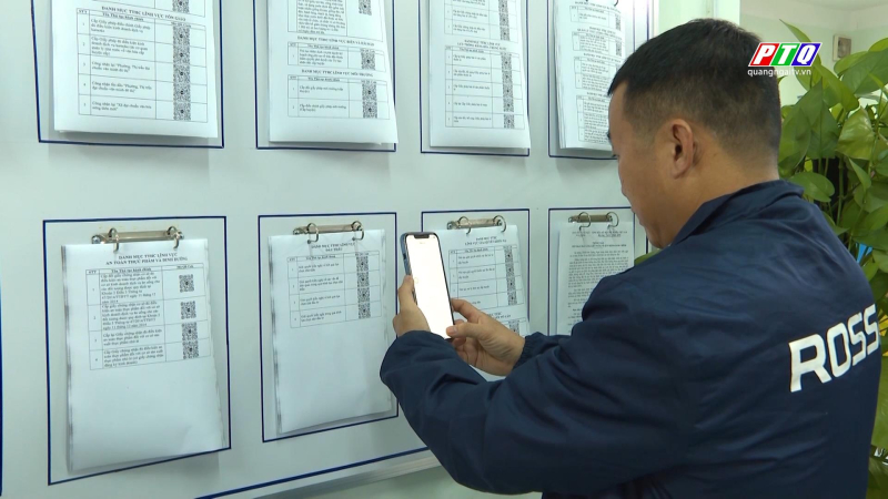 Ứng dụng QR trong niêm yết, công khai thủ tục hành chính