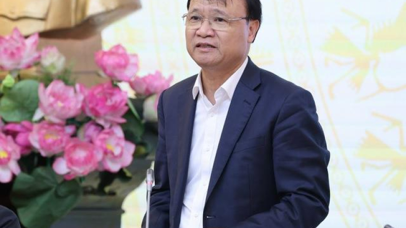 Thứ trưởng Bộ C&ocirc;ng thương l&yacute; giải gi&aacute; điện sinh hoạt bậc thang được r&uacute;t ngắn c&ograve;n 5 bậc