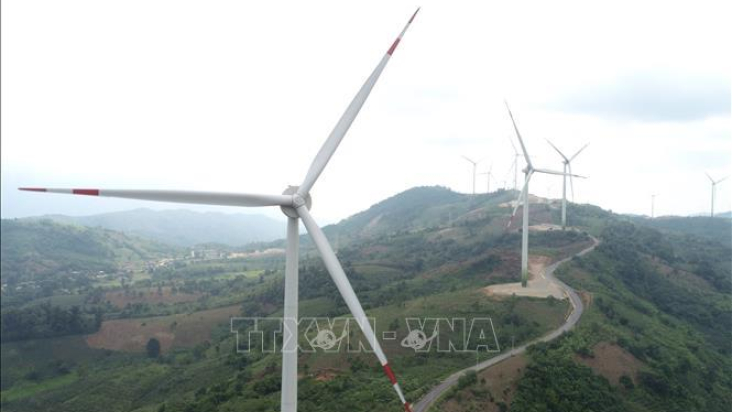 EVN đề xuất nhập khẩu điện gió từ Lào