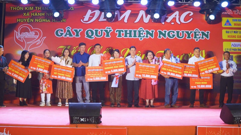 Đêm nhạc gây quỹ “Kết nối yêu thương”