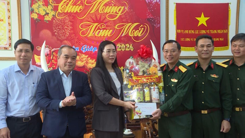 Bí thư Tỉnh ủy thăm, chúc Tết lực lượng vũ trang tỉnh