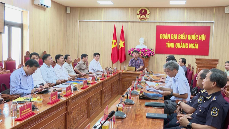 Bộ trưởng Bộ Tài chính trả lời chất vấn của đại biểu Quốc hội