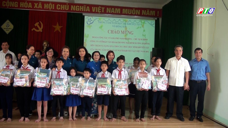 Thăm, tặng quà Trung tâm Nuôi dạy trẻ khuyết tật Võ Hồng Sơn