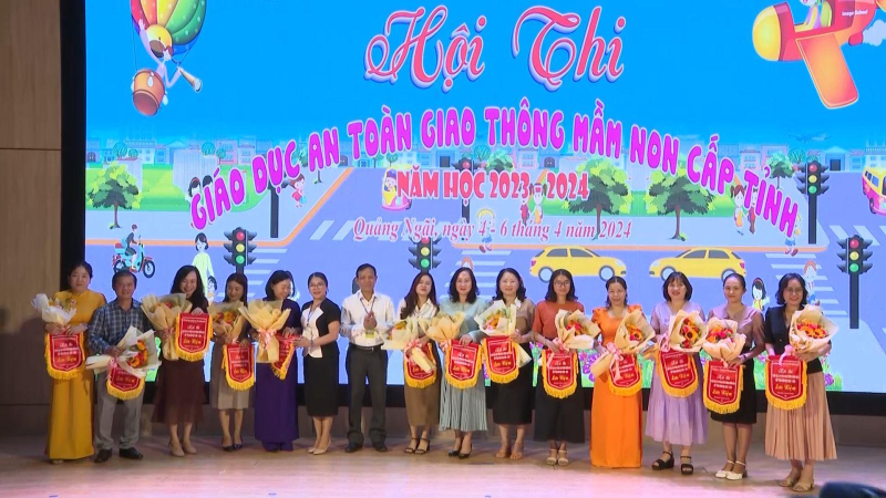 Trao giải hội thi giáo dục an toàn giao thông mầm non cấp tỉnh